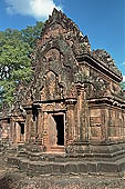 Banteay Srei temple - southern library 